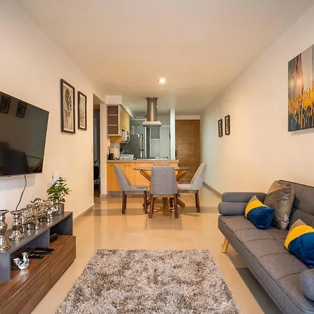 Modern 2 Bedroom Cozy Stay
