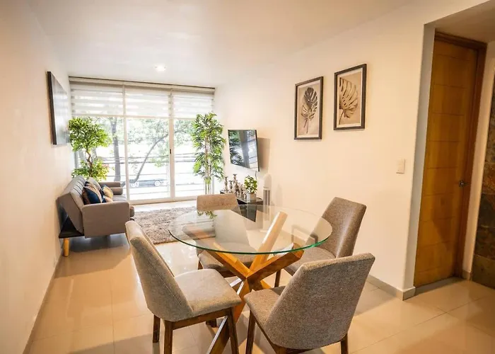 Modern 2 Bedroom Cozy *