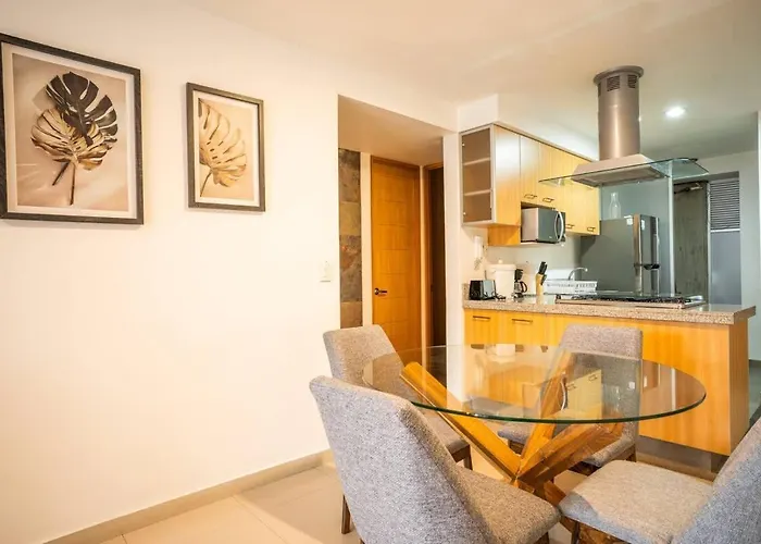 Modern 2 Bedroom Cozy Apartment